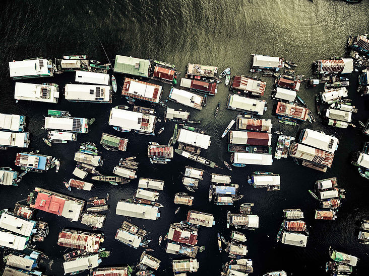 Tonle Sap Kambodscha / Cambodia, Floating Village, (Luftbild mit einer Drohne)