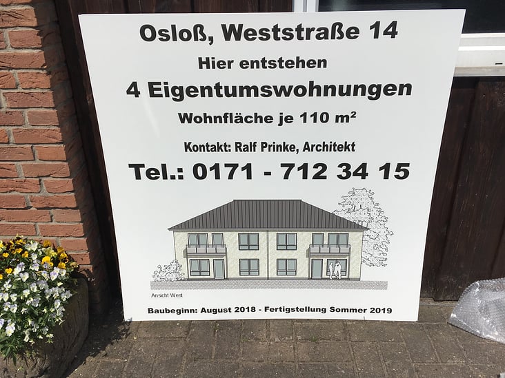 Werbeschild für einen Neubau, im UV-Druckverfahren auf Hartschaumplatte