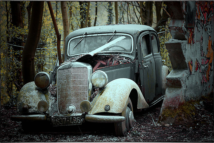 Vinitage Car of Graveyard