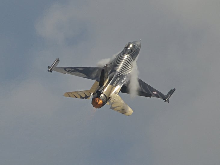 F-16