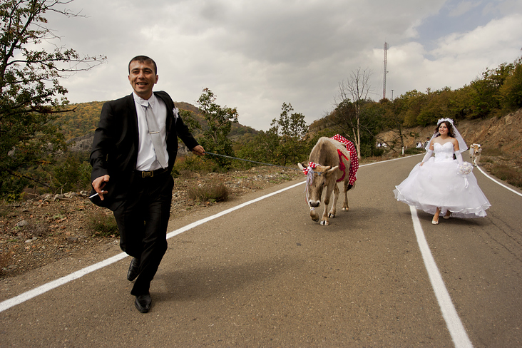 Big Wedding, Nagorno Karabakh. About 700 couples got married on 16.10.2008.