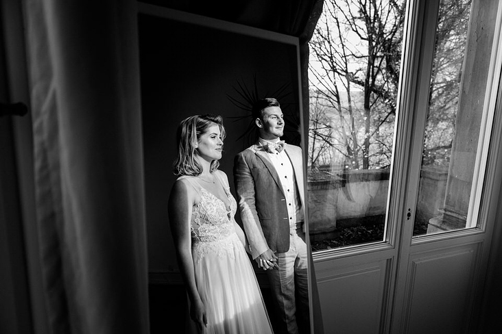 Elegante Winter Hochzeit mit Baumwoll Deko in der Villa Kalles in Königswinter39