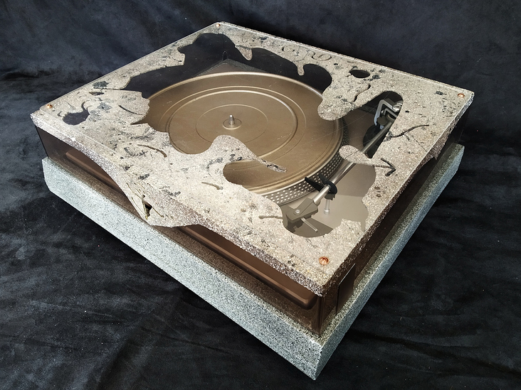 Turntable / Plattenspieler ‚The dancing Gost of the Sea‘ i