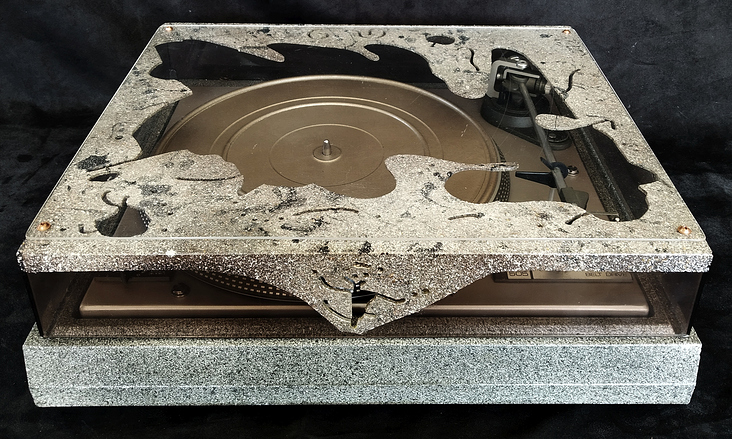 Turntable / Plattenspieler ‚The dancing Gost of the Sea‘ l