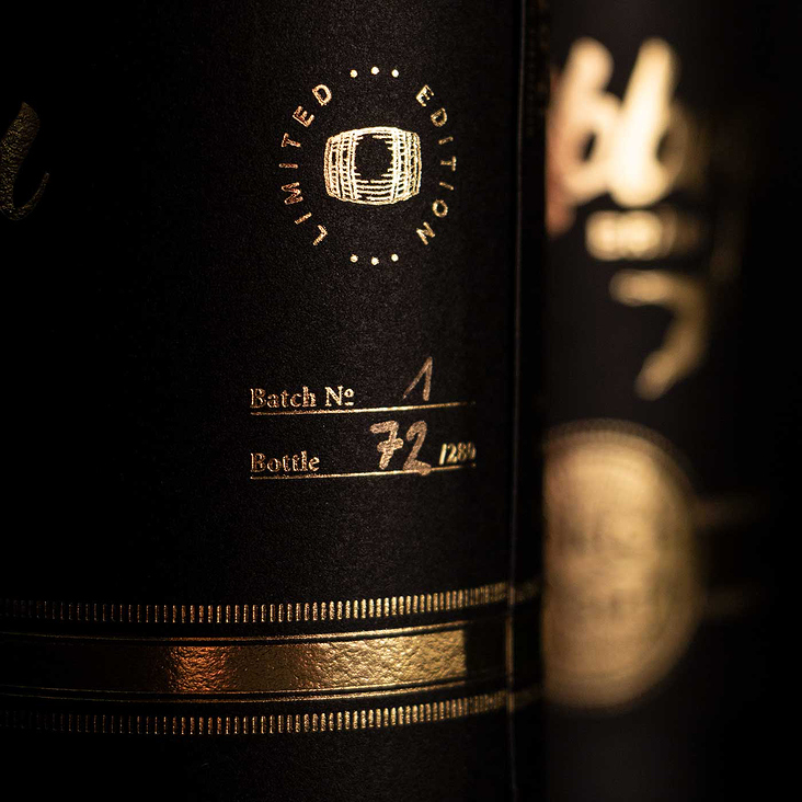 Bierflaschen Etiketten-Design «Black Pearl» mit Gold-Veredelung