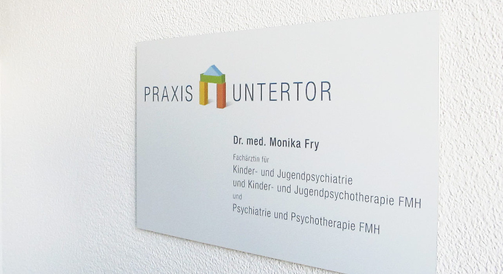 Schild Praxis Untertor in Chur, Psychiatriepraxis