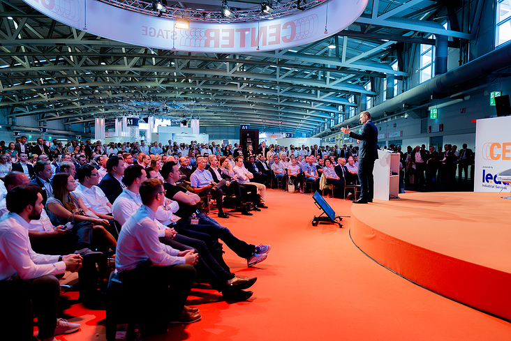 Christian Lindner auf der Messe Servparc in Frankfurt