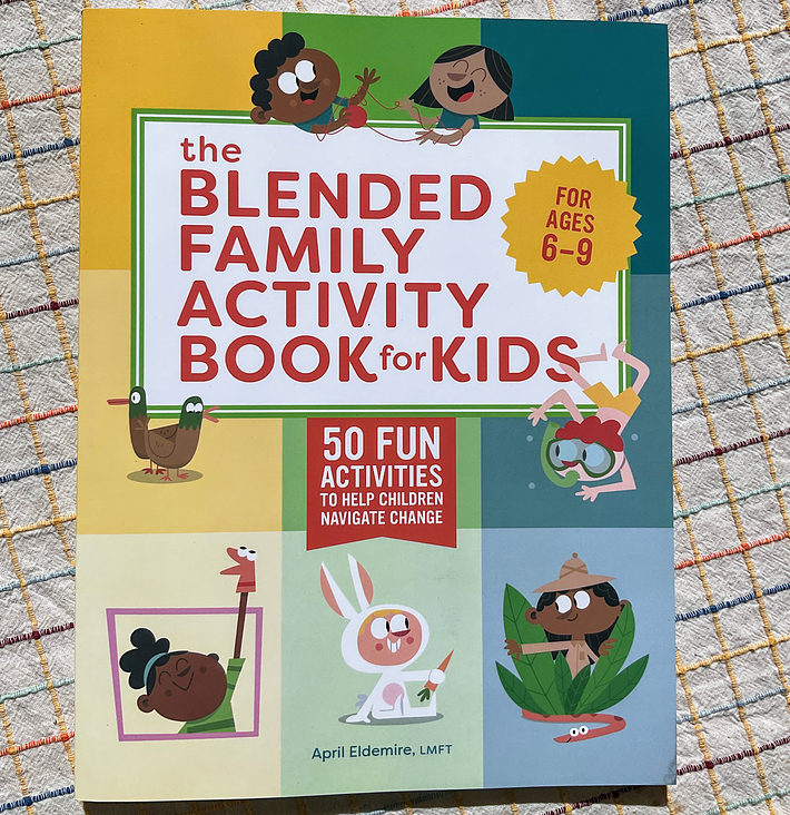 Illustrationen für „Blended Family Activity Book for Kids“