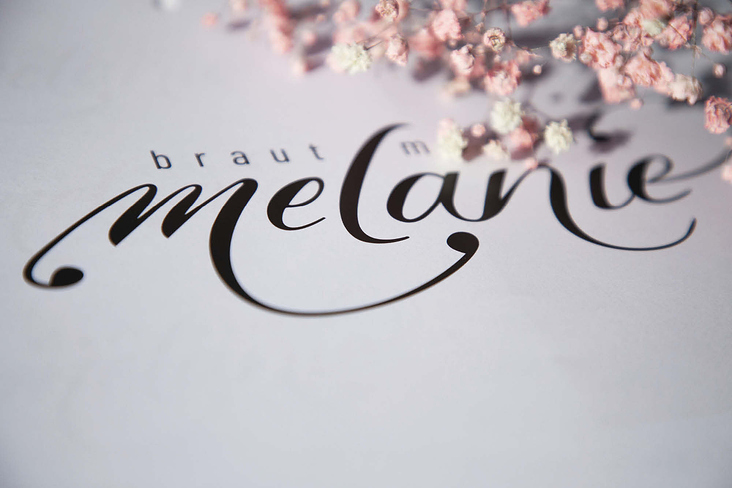 Schriftzuggestaltung für Brautmoden Melanie