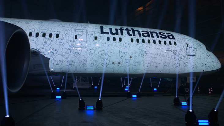 Lufthansa 787 Roll In Event, Line-Art