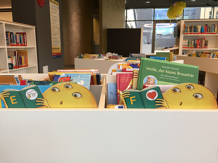 Kinderbibliothek – Trenner Sachbuch – Bilderbuch