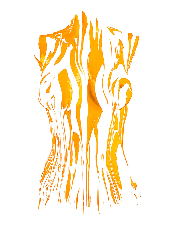 Abstrakt Orange- mit echter Farbe auf dem Körper gemalt und fotografiert
