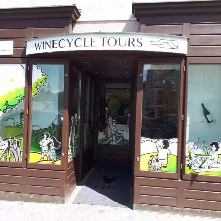 Schaufenstergestaltung WineCycle Tours Langenlois