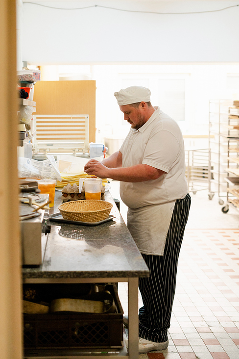 Bäcker der genossenschaftlich geführten Bäckerei „Wombicher Beck“