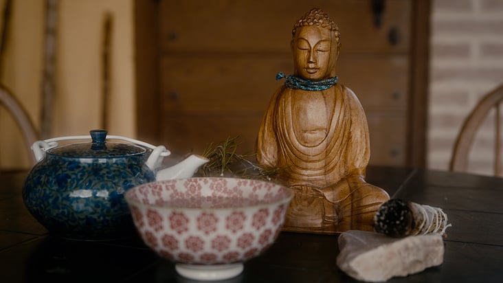 Tee, Räucherwerk und der Buddha – Begleiter bei jedem Training