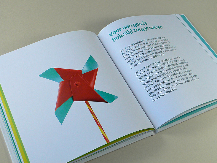 VGZ Brand Book / Spread