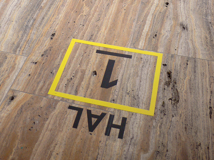 Kunsthal Rotterdam Signage System – Floor Signage / Wayfinding element