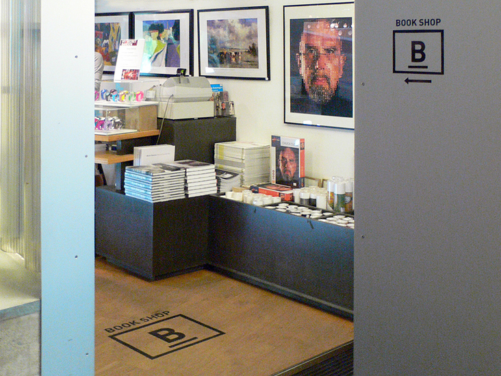 Kunsthal Rotterdam Signage System – Floor Signage / Wayfinding element (Book shop)