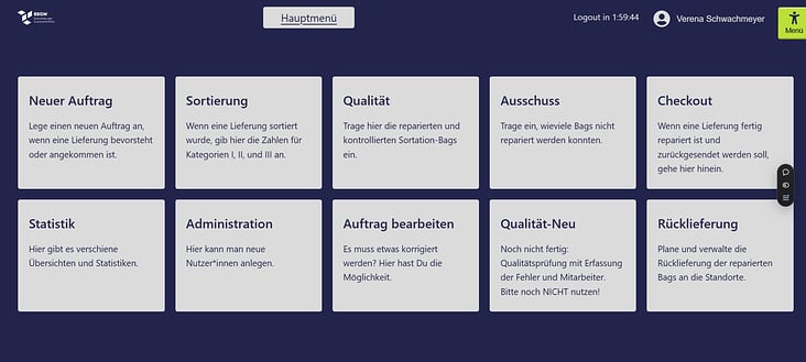 Das einfache Hauptmenü biete eine einfache Navigation. Je nach Nutzerrolle werden unterschiedlich viele Kacheln angezeigt.