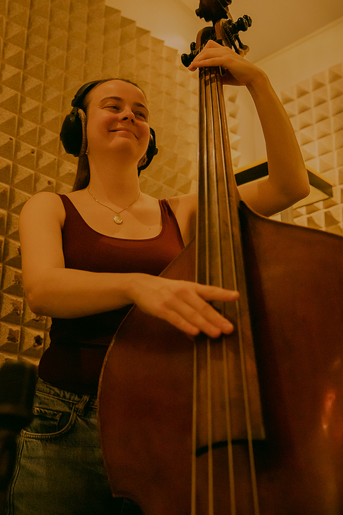 Lisa Hoppe im LowSwing Tonstudio