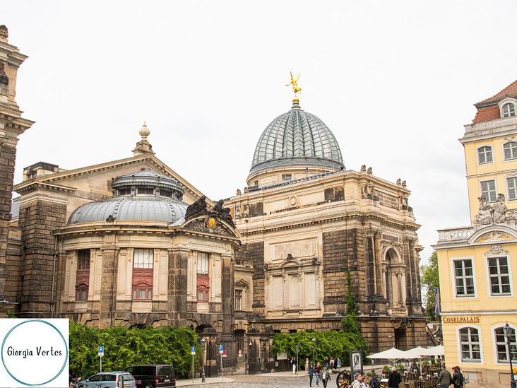 Giorgia Vertes berichtet über die Geschichte der Kunstakademien und ihrer Bedeutung für die Ausbildung von Künstlern