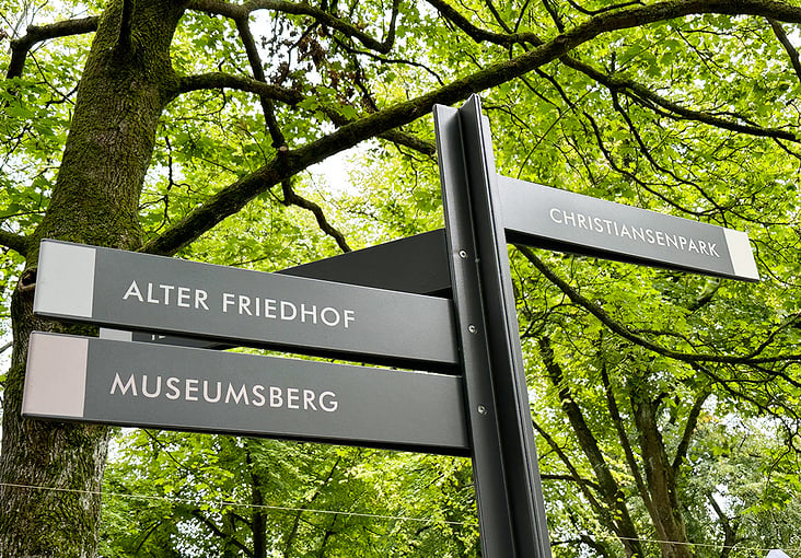 Flensburger Landschaftsgärten Wegweiser Alter Friedhof