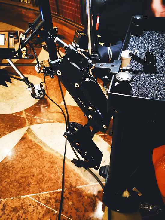 Ich liebe mein Camera Cart, von Adicam gab es als special für mich die Steadicam Arm Aufhängung