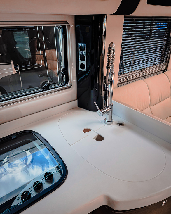 Detailaufnahme des Interieurs eines Concorde-Wohnmobils. Beispiel für Aufnahmen von Fahrzeugen und hochwertigen Lifestyle-Produ
