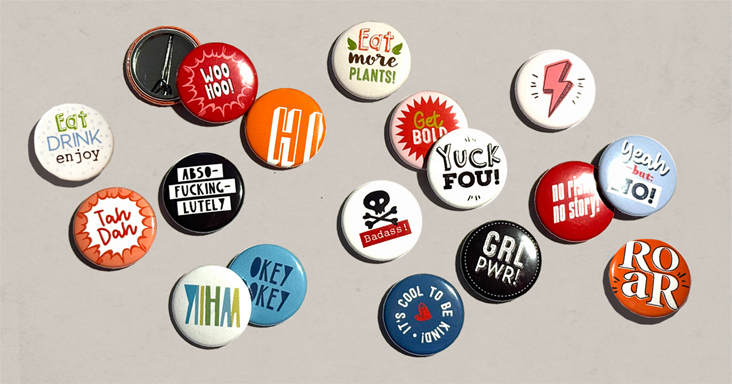 pinback buttons englisch – kunde: missellipirellishop