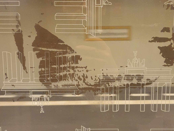 e m