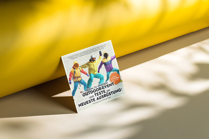 Mockup eines Flyers mit verschiedenen Outfits