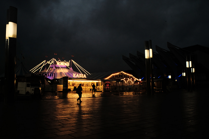 Aufziehender Sturm über dem Zirkus Roncalli, Bremen