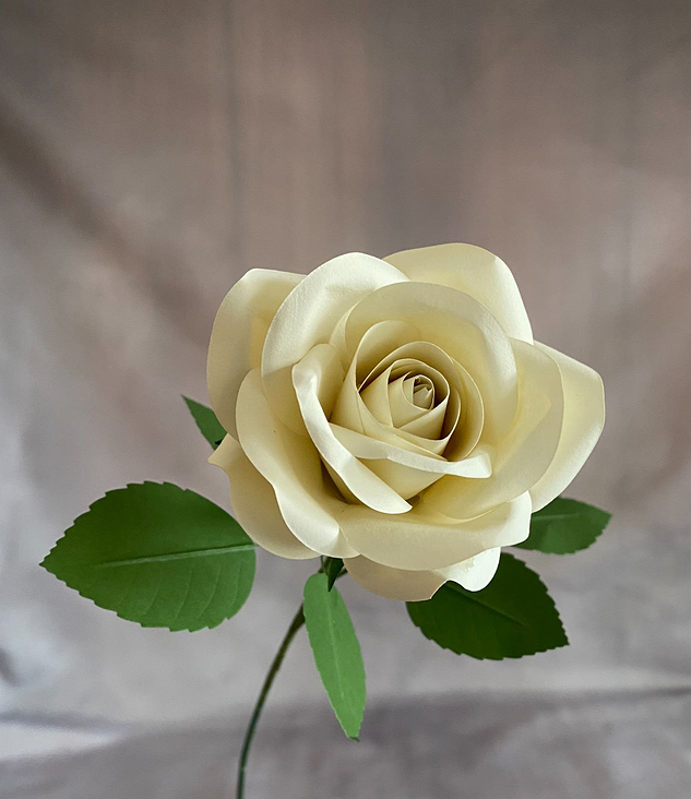 Rosen aus Tonzeichenpapier Papierblume einzelblume