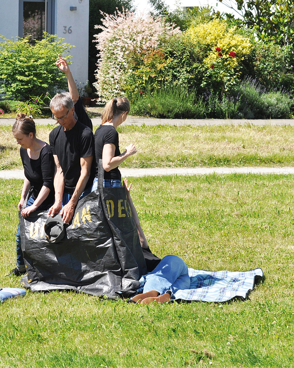 „Lasst uns an der Mitte treffen“ | künstlerische Intervention im Stadtraum und soziale Skulptur