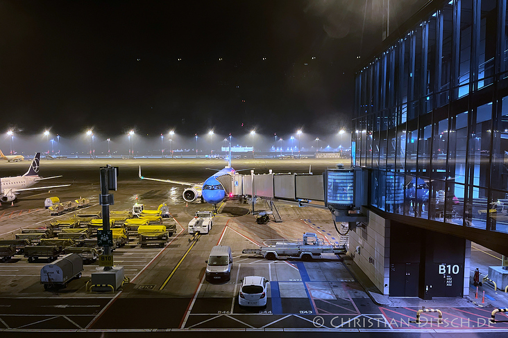 Berlin | Flughafen BER | Boarding