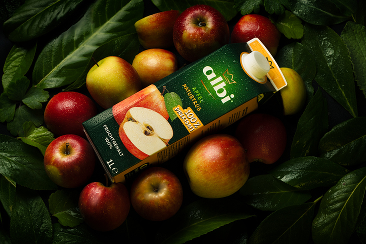 Albi Apfelsaft Naturtrüb – Konzeptfotografie