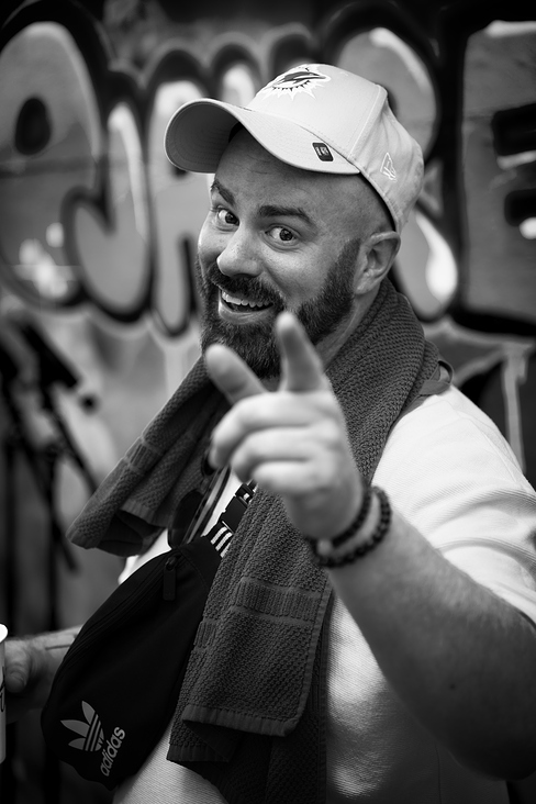 Singer Sebó