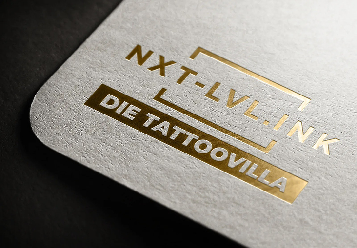 logofolio-nxt-lvl-ink-tattoovilla-logo-goldfolie-mockup