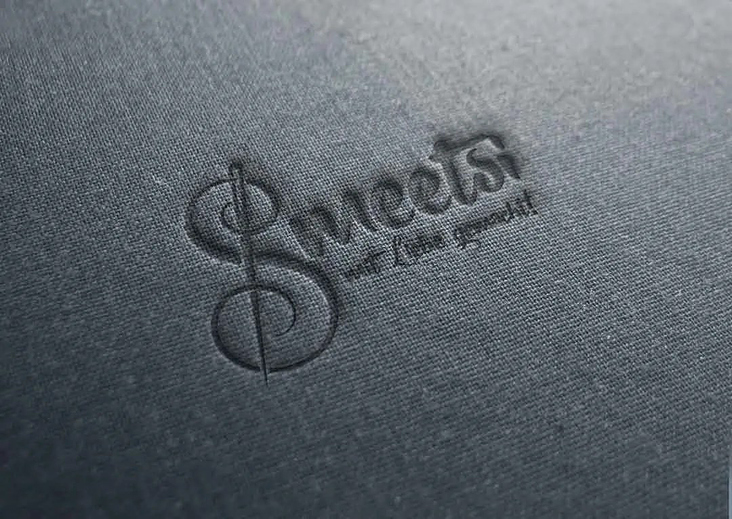 logofolio-smeetsi-logo-praegung-stoff-mockup