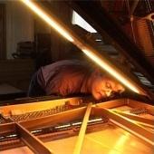 „PianoMania – Die Suche nach dem perfekten Klang“ von OVAL Film