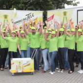 „Promotionagentur bringt Schweppes Sparkling Tea“ von at sales communications