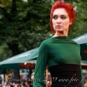 „Walk of Fashion“ von Elena Irsigler