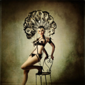 „Portrait of a showgirl“ von Sarah Tröster