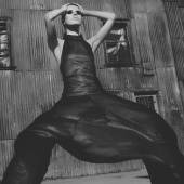 „Fashion—Editorial“ von Ron Goldstein