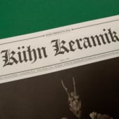 „Kühn Keramik Zeitung“ von Benjamin Rheinwald