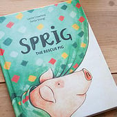 „Sprig the Rescue Pig“ von Sonja Stangl
