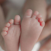 „Newborn- und Kleinkinderfotos“ von Fotograf & Hochzeitsfotografin in Bern &…