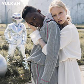 „Outta Space – Vulkan Magazine Vol. 4, Oct. ’18“ von Katrin Stefanie Weber