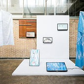 «intimate mode – Multimediainstallation» de Stefanie Luchtenberg