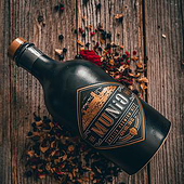 „Produktfotografie | MUNiG Premium Gin“ von datcaptain